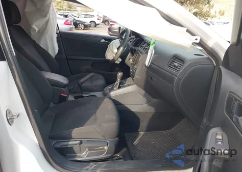 2016 Volkswagen Jetta 1.4T S z USA, uszkodzony, nr VIN 3VW167AJ2GM402545